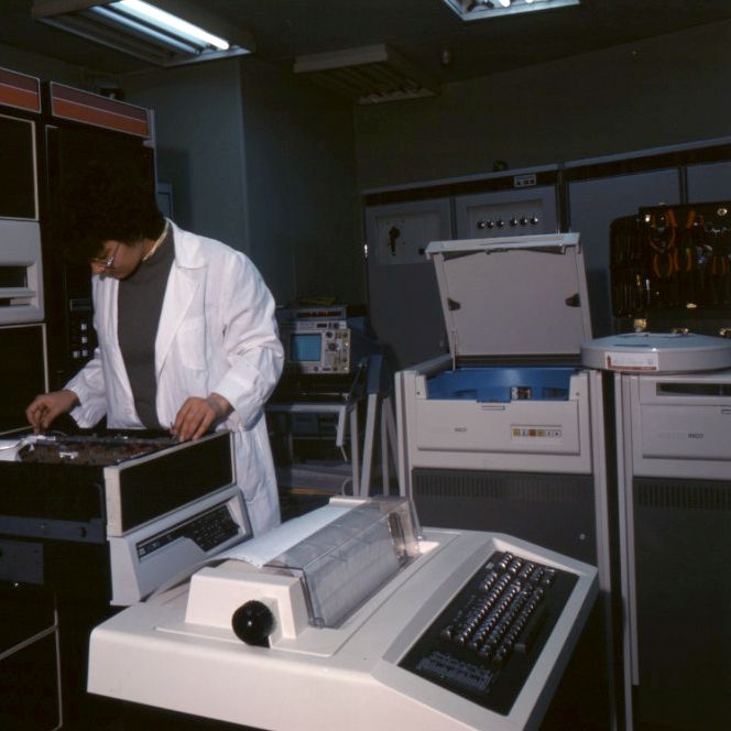 2-м телескоп, електронна зала